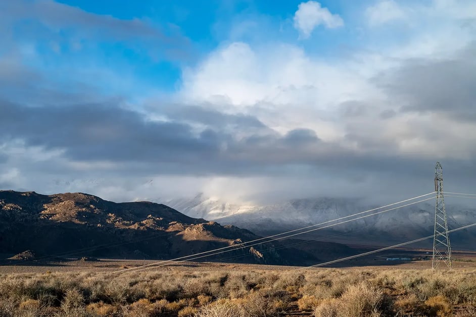 sierras-high-tension-line_AS_235775746