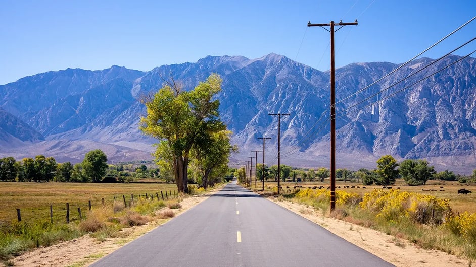 sierras-road-to-the-mountains_AS_1948307967